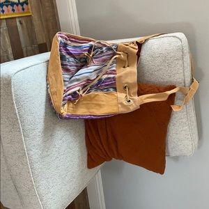 Cross body hand bag